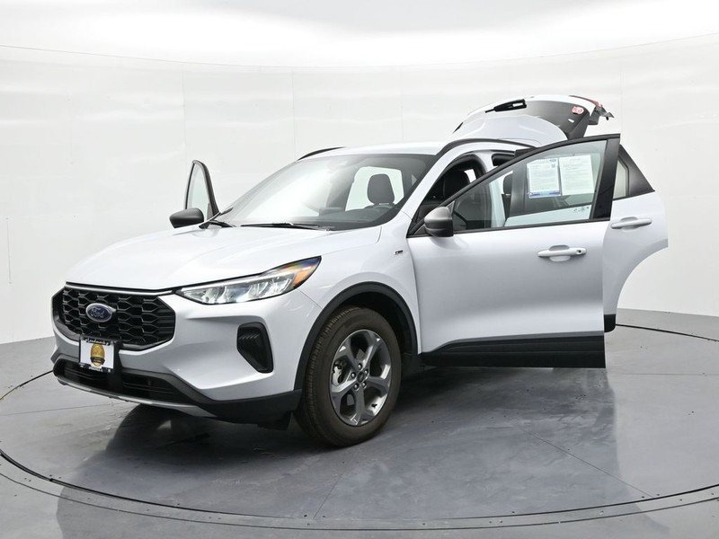 Ford Escape Vehicle Full-screen Gallery Image 26