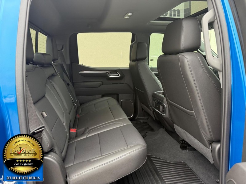 Chevrolet Silverado 1500 Vehicle Full-screen Gallery Image 11