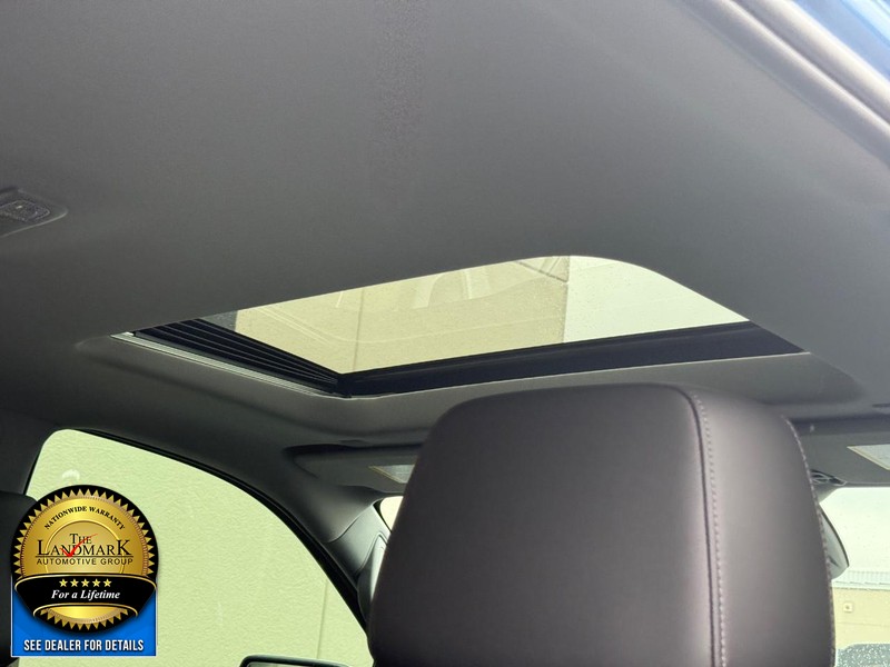 Chevrolet Silverado 1500 Vehicle Full-screen Gallery Image 12