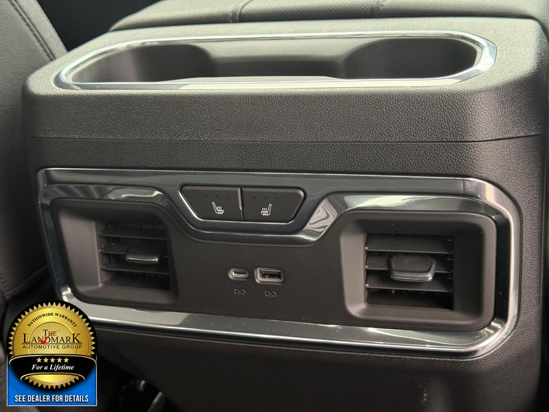 Chevrolet Silverado 1500 Vehicle Full-screen Gallery Image 13