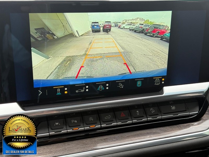 Chevrolet Silverado 1500 Vehicle Full-screen Gallery Image 19