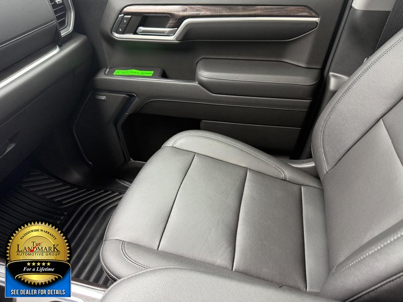 Chevrolet Silverado 1500 Vehicle Full-screen Gallery Image 23