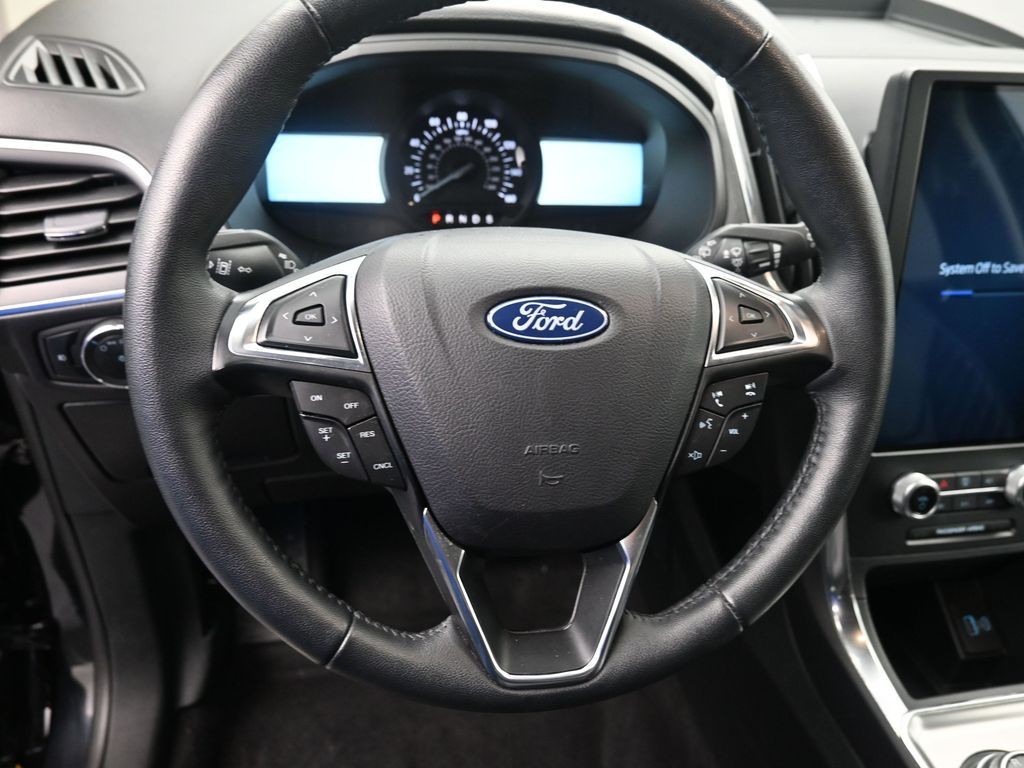 Ford Edge Vehicle Full-screen Gallery Image 13