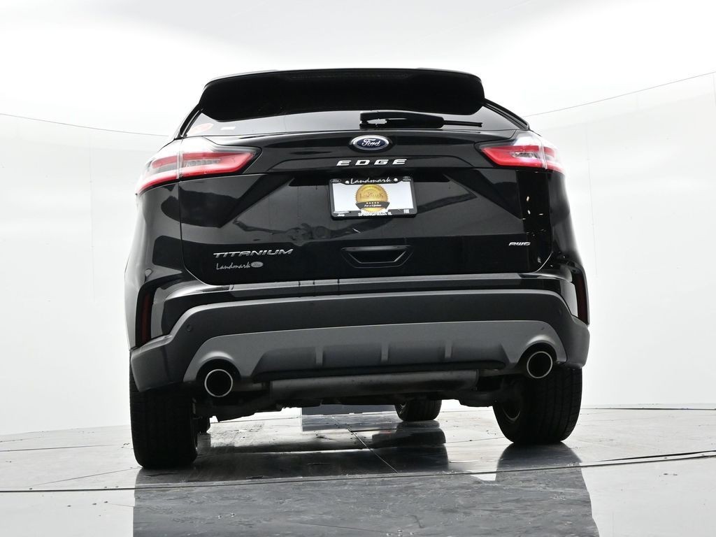 Ford Edge Vehicle Full-screen Gallery Image 19