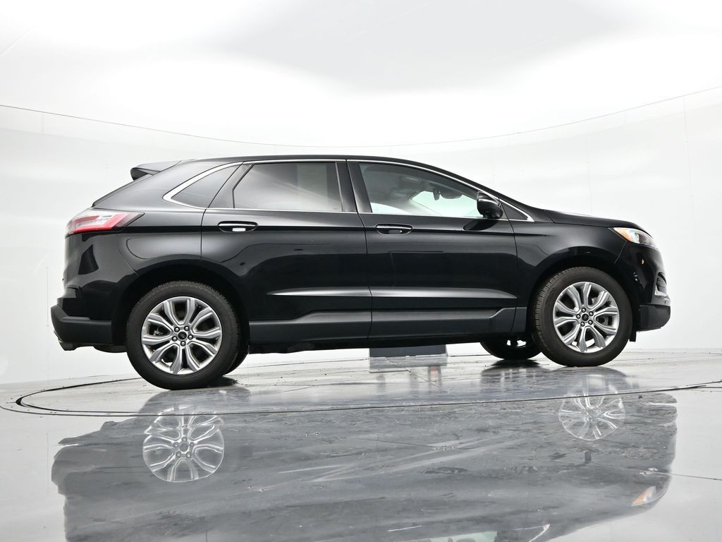 Ford Edge Vehicle Full-screen Gallery Image 21