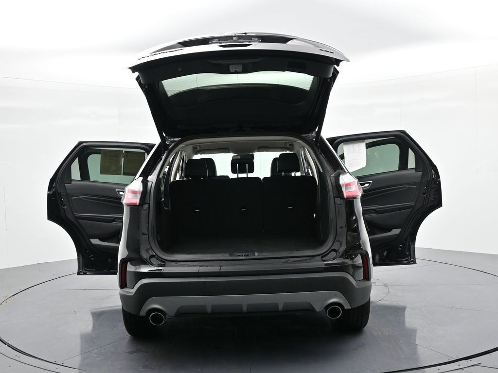 Ford Edge Vehicle Full-screen Gallery Image 25