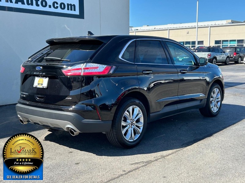 Ford Edge Vehicle Full-screen Gallery Image 3