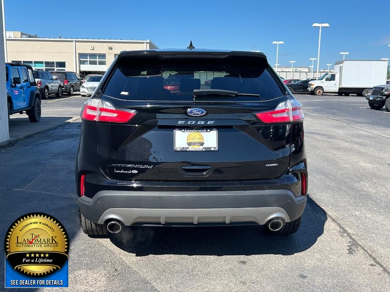 Ford Edge Vehicle Full-screen Gallery Image 7