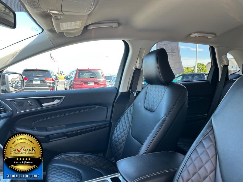 Ford Edge Vehicle Full-screen Gallery Image 9