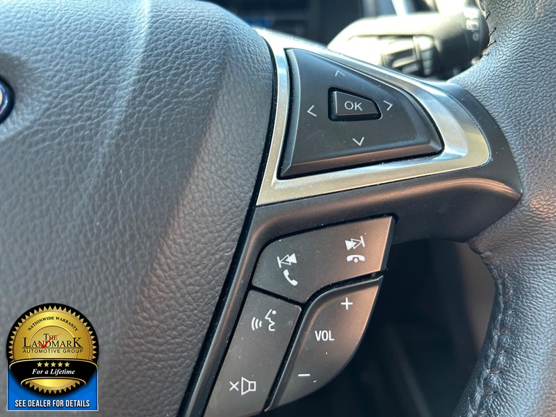 Ford Edge Vehicle Full-screen Gallery Image 11