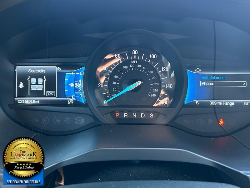 Ford Edge Vehicle Full-screen Gallery Image 12