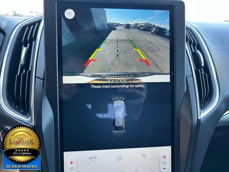 Ford Edge Vehicle Full-screen Gallery Image 13