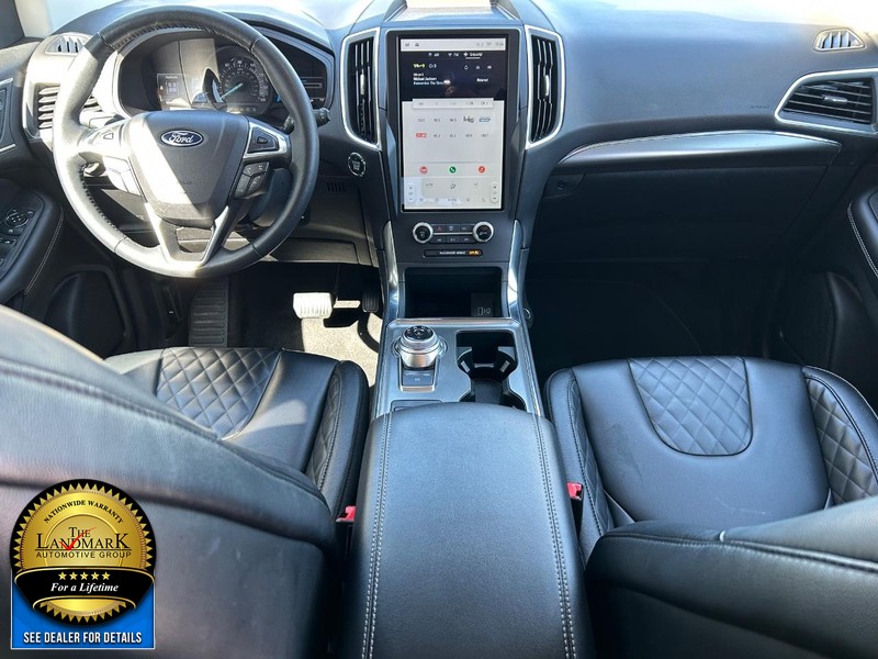 Ford Edge Vehicle Full-screen Gallery Image 16
