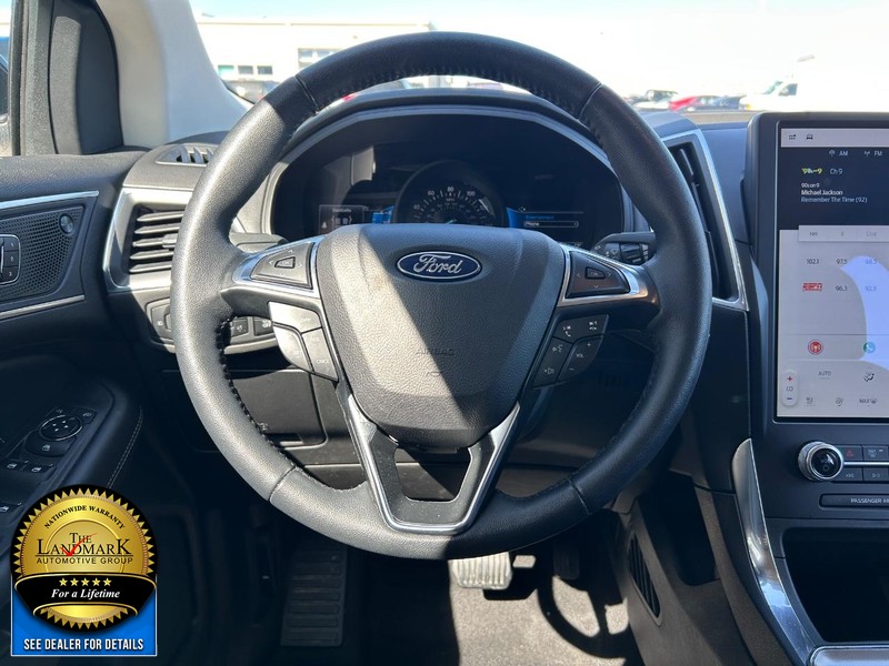 Ford Edge Vehicle Full-screen Gallery Image 17