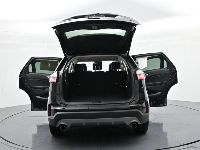 Ford Edge Vehicle Full-screen Gallery Image 25