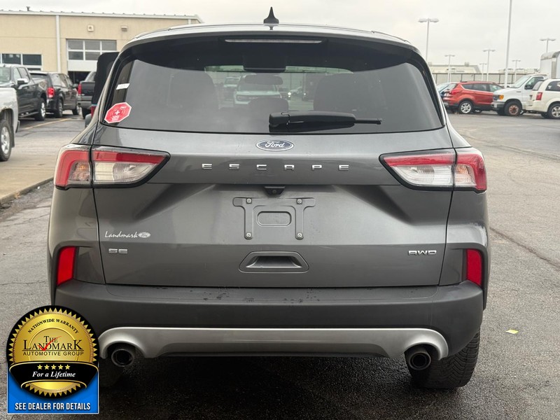 Ford Escape Vehicle Full-screen Gallery Image 4