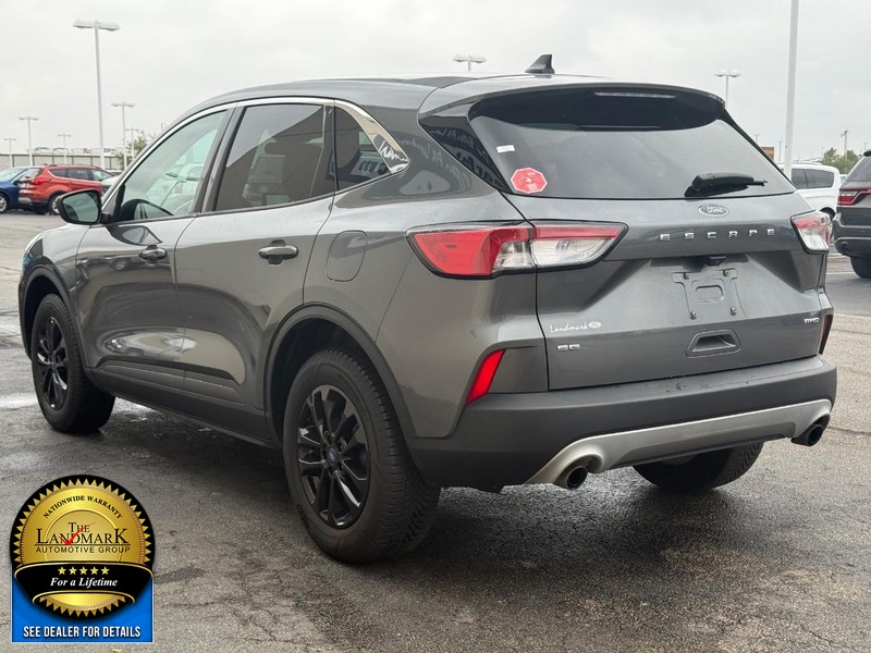 Ford Escape Vehicle Full-screen Gallery Image 5