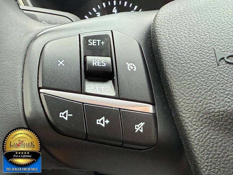 Ford Escape Vehicle Full-screen Gallery Image 13