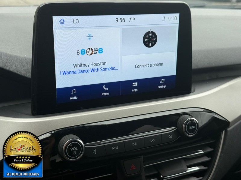 Ford Escape Vehicle Full-screen Gallery Image 16