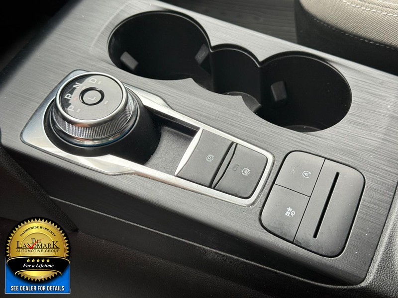 Ford Escape Vehicle Full-screen Gallery Image 19