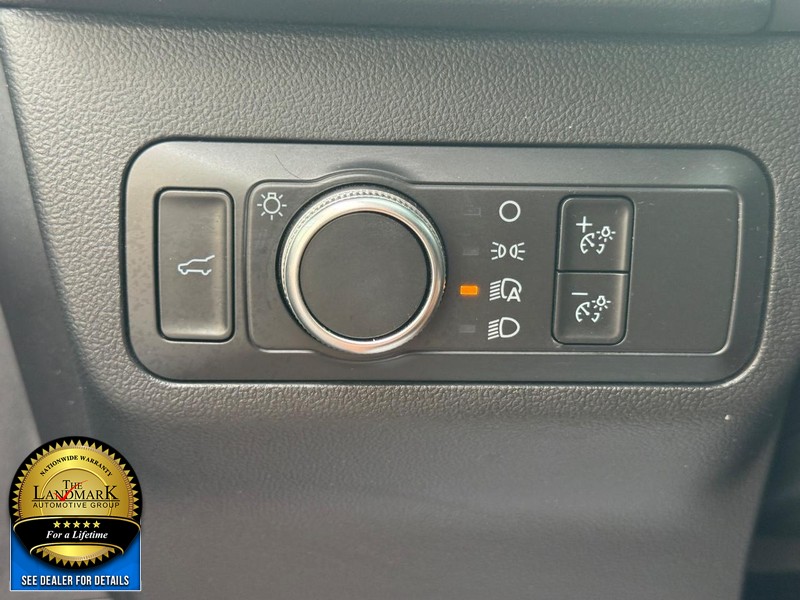 Ford Escape Vehicle Full-screen Gallery Image 22