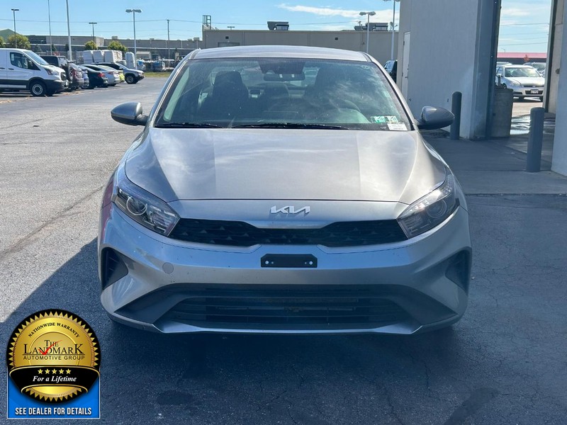 Kia Forte Vehicle Full-screen Gallery Image 4