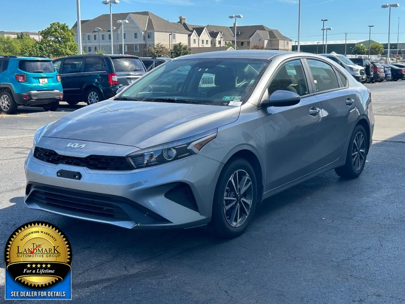 Kia Forte Vehicle Full-screen Gallery Image 5