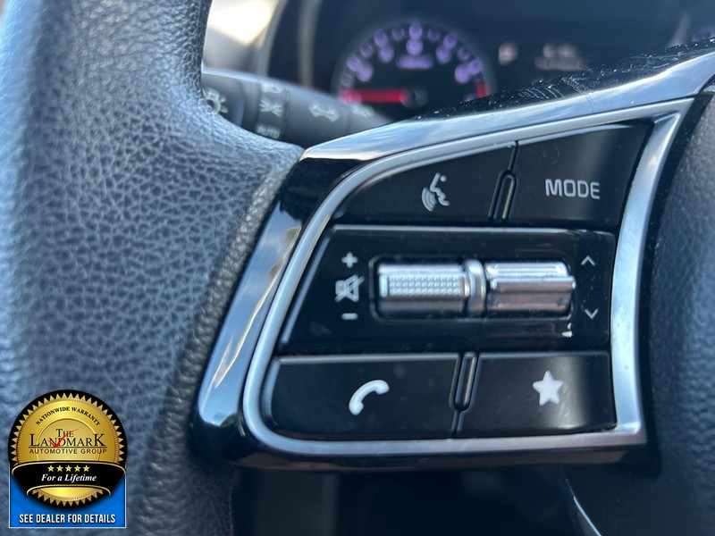 Kia Forte Vehicle Full-screen Gallery Image 10