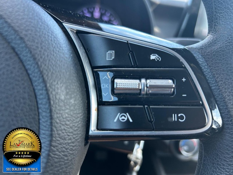 Kia Forte Vehicle Full-screen Gallery Image 11