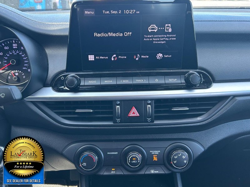 Kia Forte Vehicle Full-screen Gallery Image 17