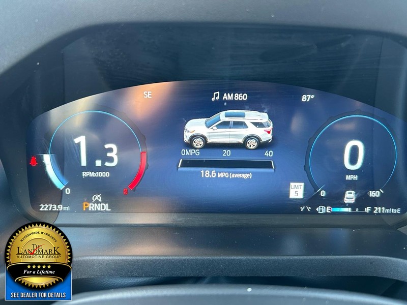 Ford Explorer Vehicle Full-screen Gallery Image 12