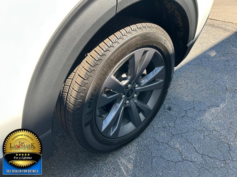 Ford Explorer Vehicle Full-screen Gallery Image 23