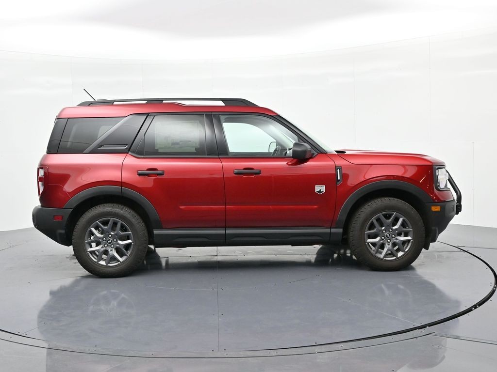 Ford Bronco Sport Vehicle Full-screen Gallery Image 5