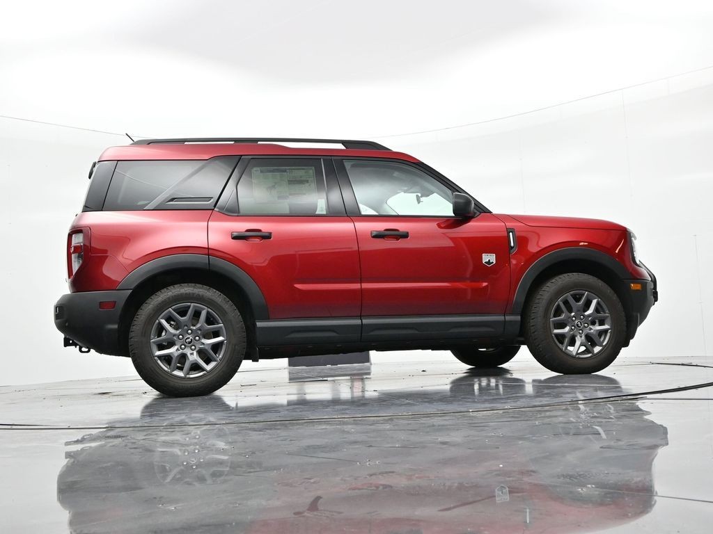 Ford Bronco Sport Vehicle Full-screen Gallery Image 23