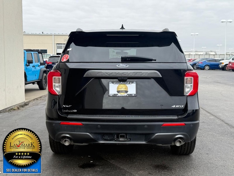 Ford Explorer Vehicle Full-screen Gallery Image 7