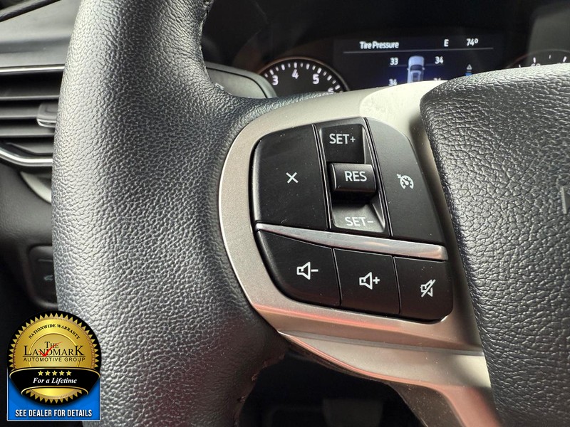 Ford Explorer Vehicle Full-screen Gallery Image 10