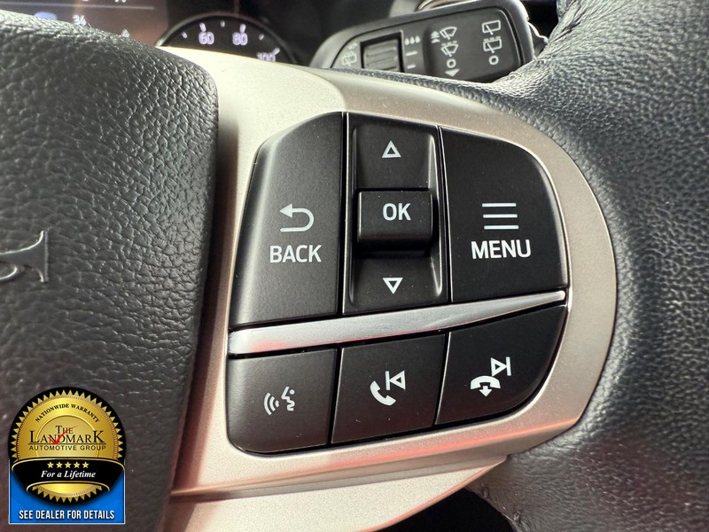 Ford Explorer Vehicle Full-screen Gallery Image 11