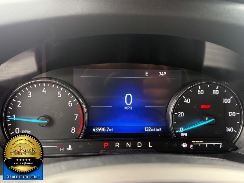 Ford Explorer Vehicle Full-screen Gallery Image 12