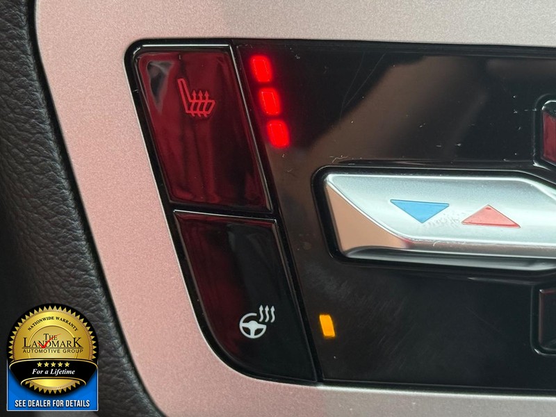 Ford Explorer Vehicle Full-screen Gallery Image 14