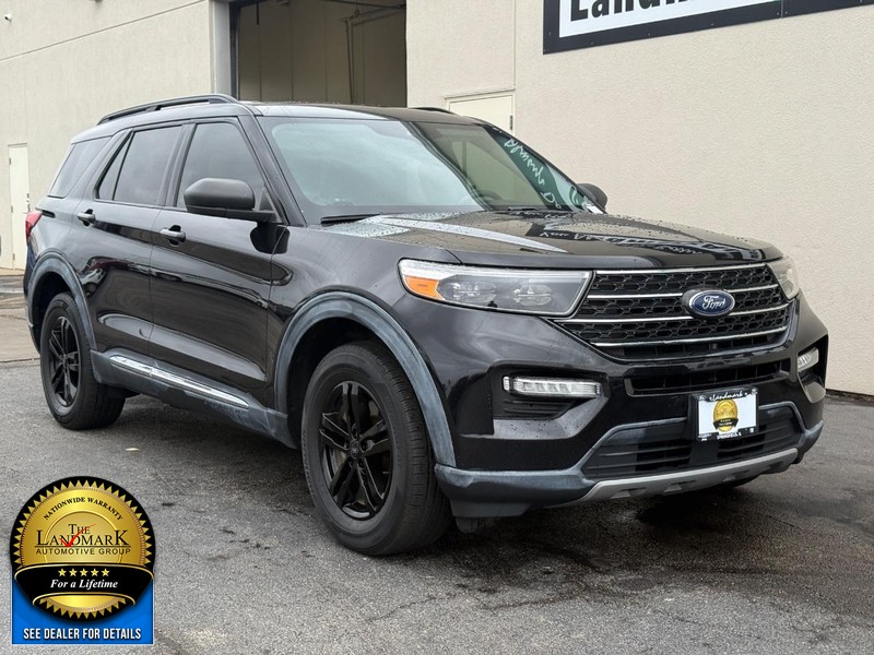 Ford Explorer Vehicle Full-screen Gallery Image 2