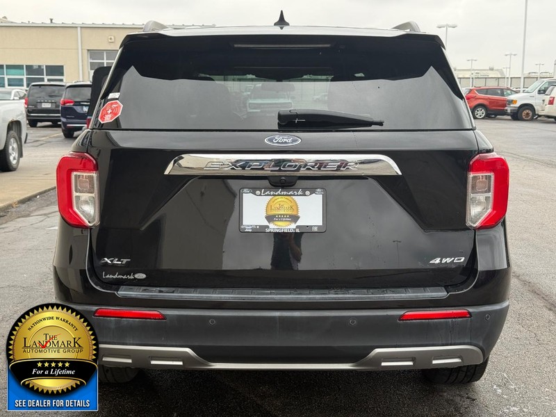 Ford Explorer Vehicle Full-screen Gallery Image 4