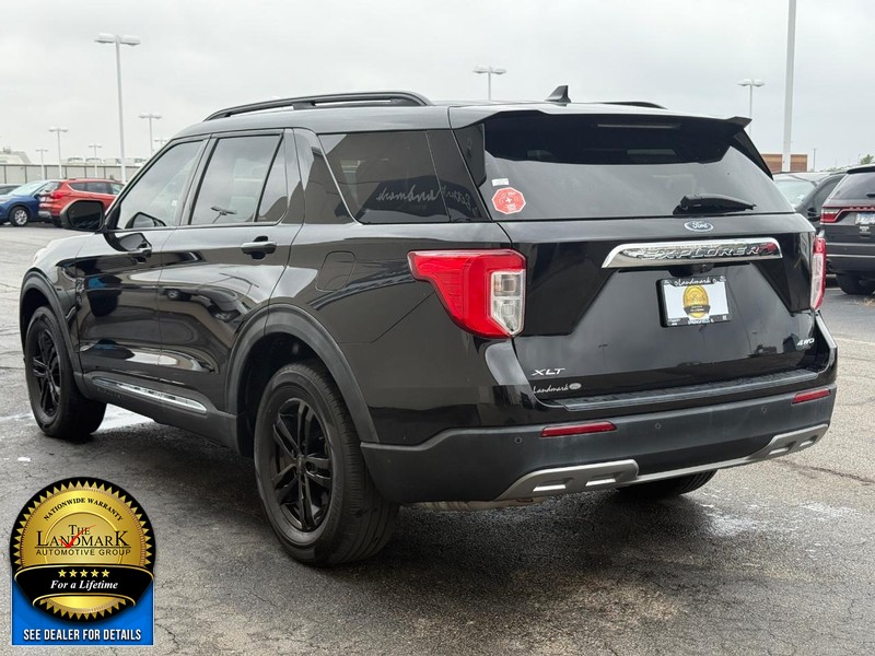 Ford Explorer Vehicle Full-screen Gallery Image 5