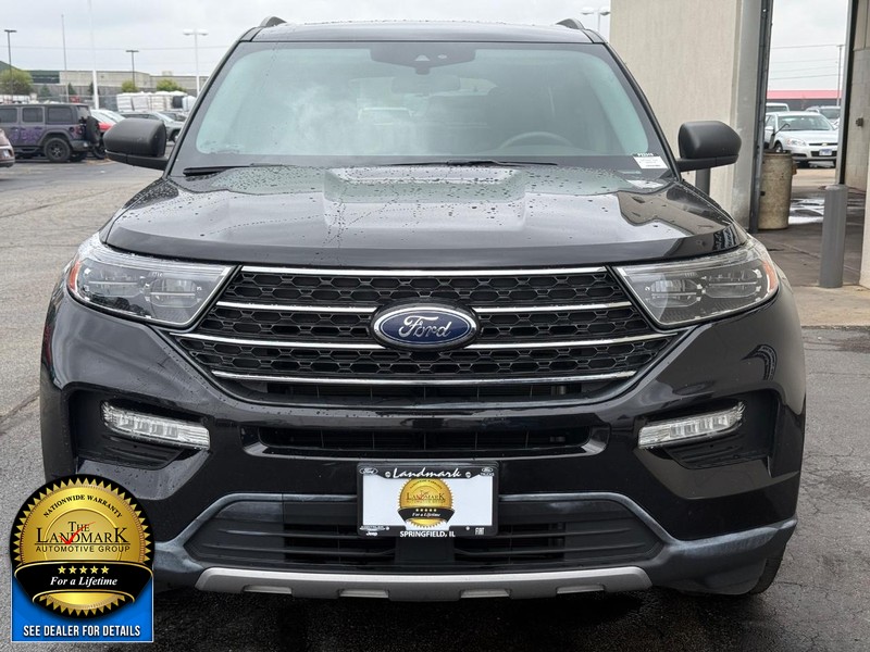 Ford Explorer Vehicle Full-screen Gallery Image 9