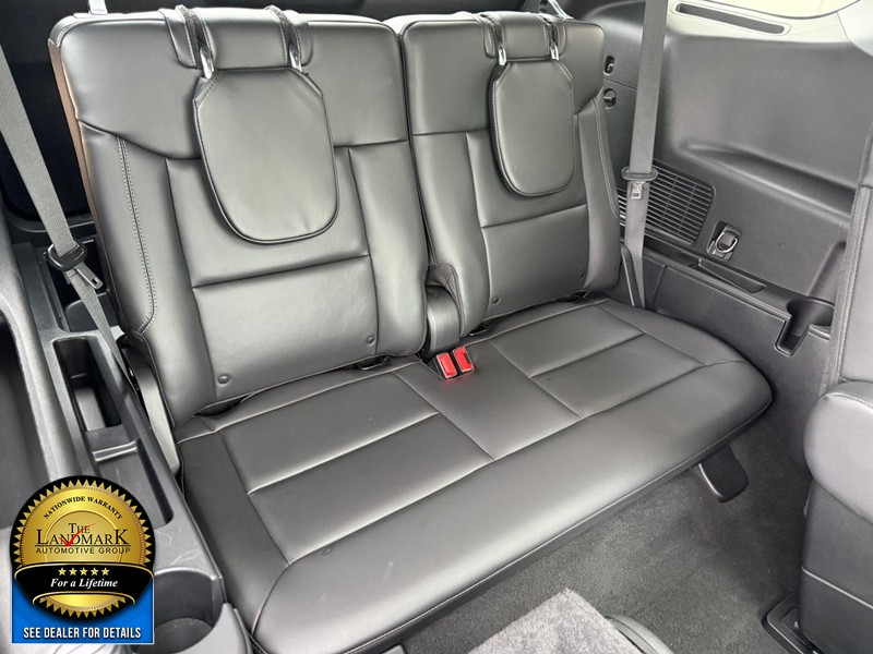 Ford Explorer Vehicle Full-screen Gallery Image 10