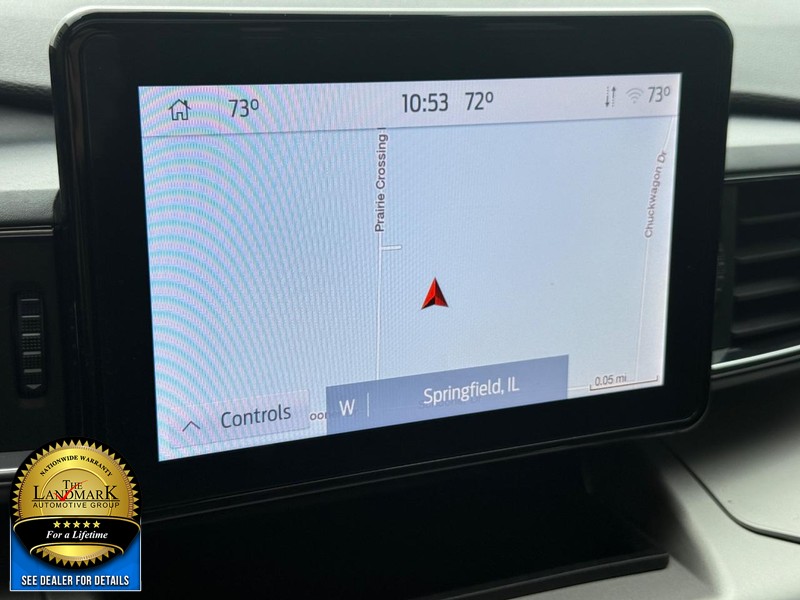 Ford Explorer Vehicle Full-screen Gallery Image 18