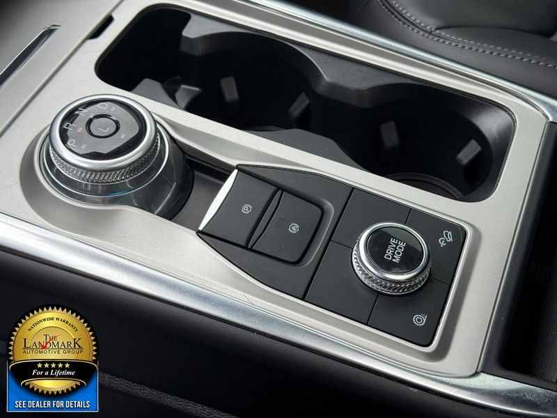 Ford Explorer Vehicle Full-screen Gallery Image 21