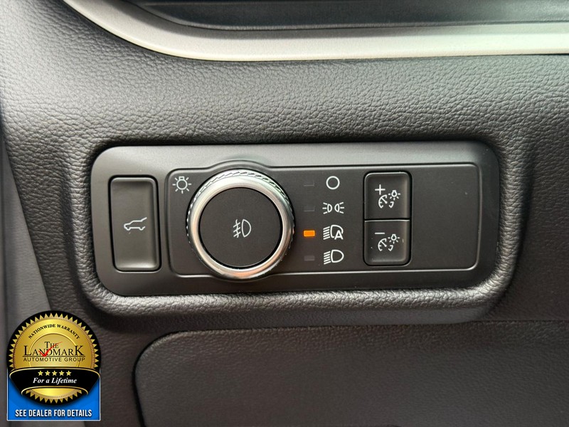 Ford Explorer Vehicle Full-screen Gallery Image 24