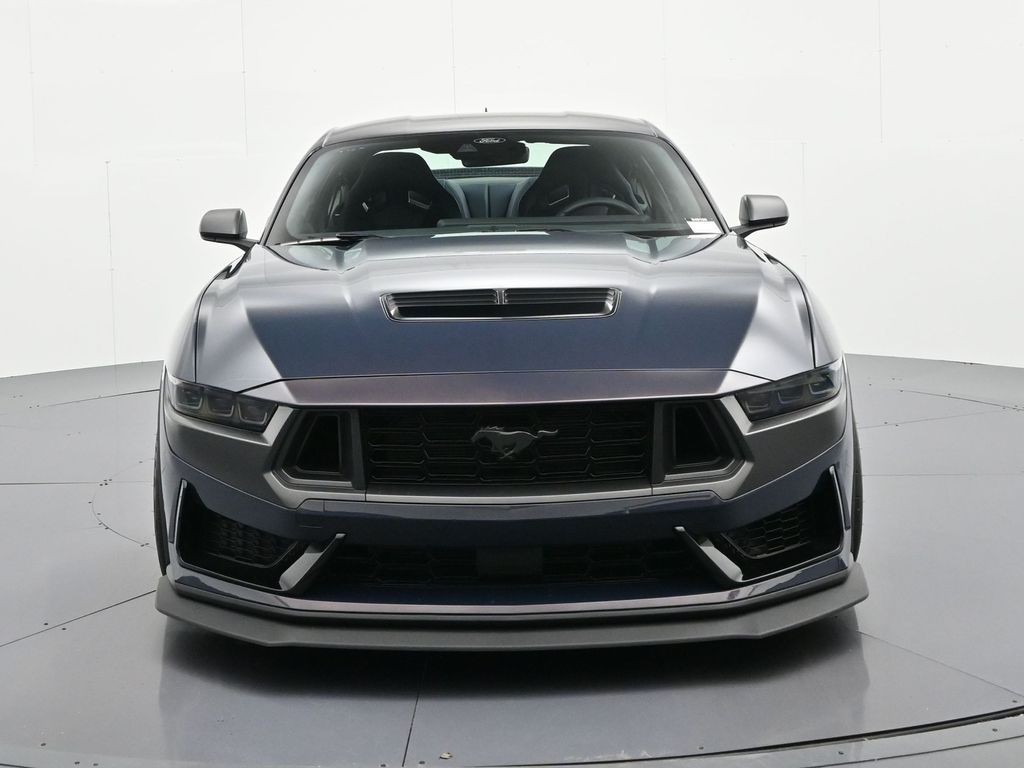 Ford Mustang Vehicle Full-screen Gallery Image 3