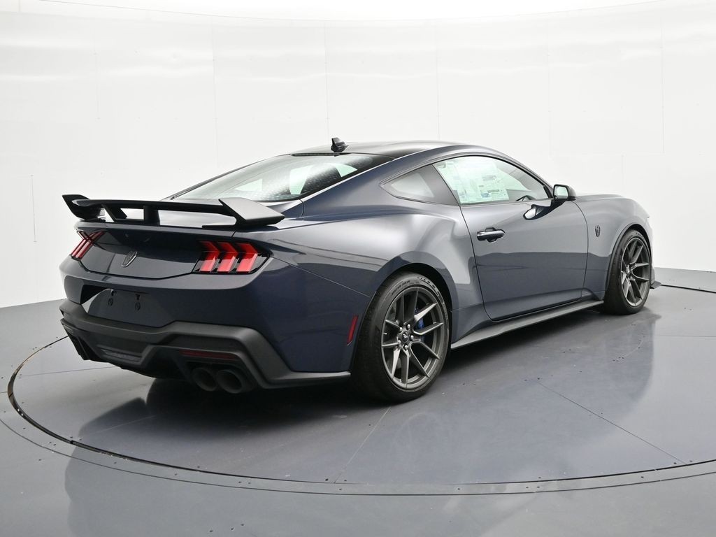 Ford Mustang Vehicle Full-screen Gallery Image 6