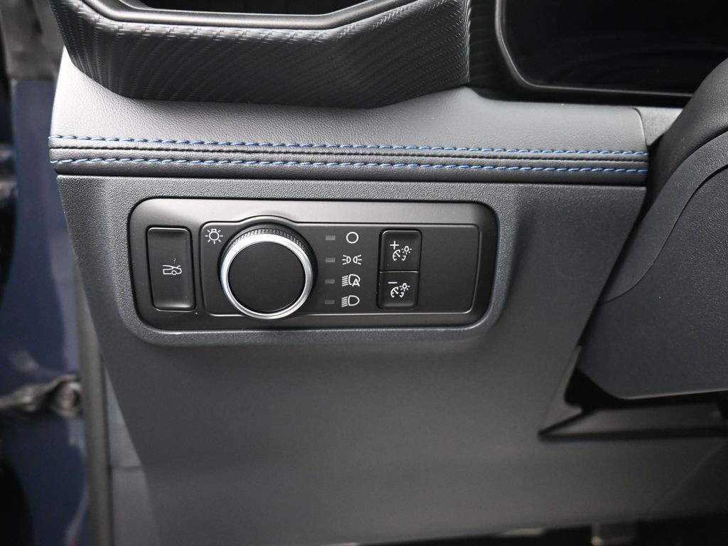 Ford Mustang Vehicle Full-screen Gallery Image 14